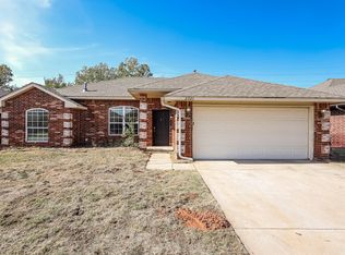 2321 Fruitful Dr, Midwest City, OK 73130