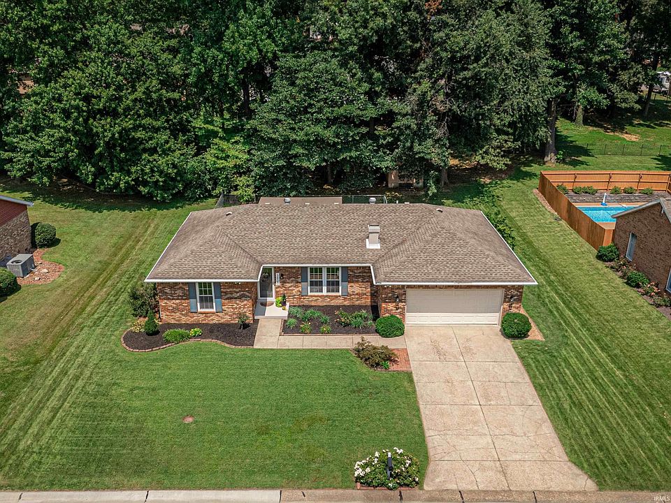 1st image of 3920 Eastbrooke Dr