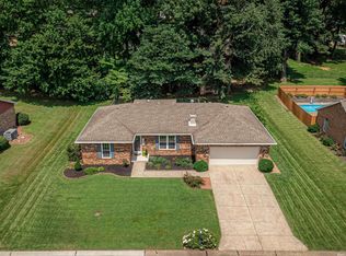 3920 Eastbrooke Dr, Evansville, IN 47711
