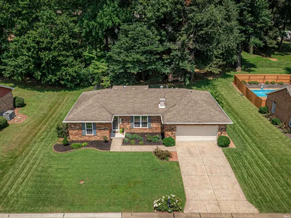 3920 Eastbrooke Dr, Evansville, IN 47711