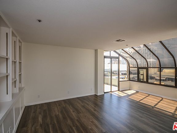 2nd image of 121 S Hope St APT 608