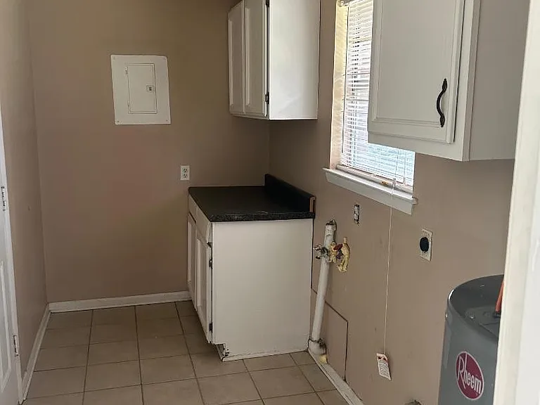 1120 Leigh St — Photo 8