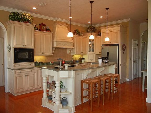 Kitchen Island area.