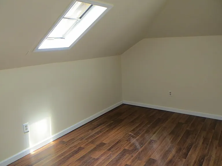 305 W Northview Ave — Photo 3