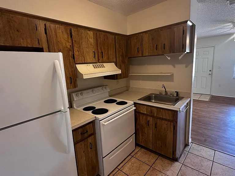 995 N Berkley Rd #6 — Photo 3