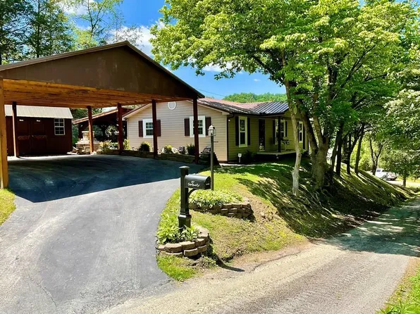 147 Barn Branch Rd, Harold, KY 41635