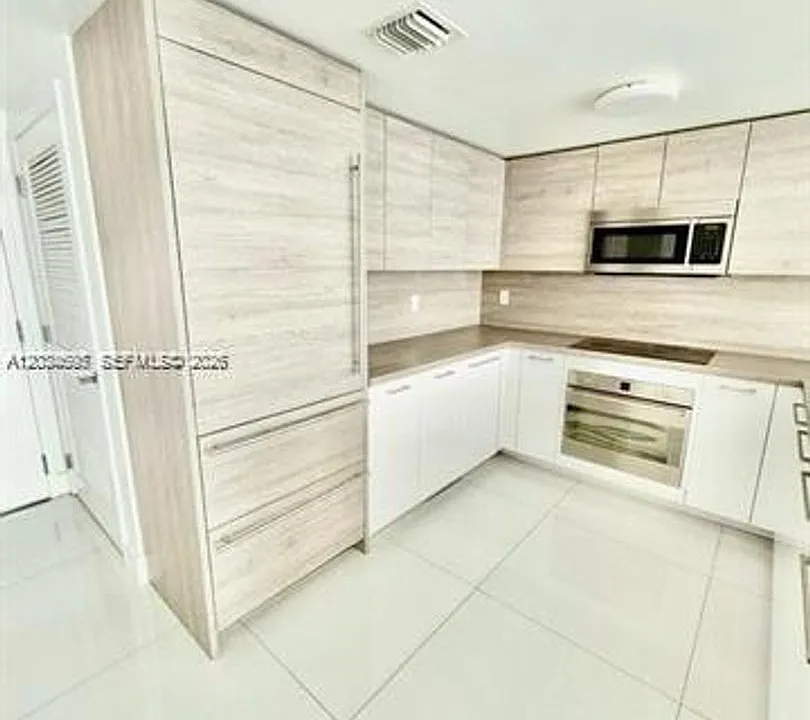 400 Sunny Isles Blvd #CU-817