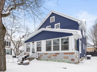 517 Elm St SE, Lowell, MI 49331