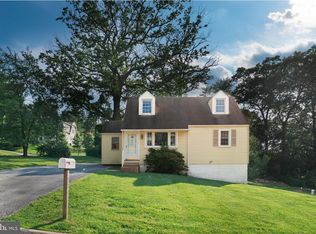 12 Longview Rd, Malvern, PA 19355