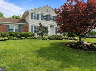 704 Waterford Dr, Cinnaminson, NJ 08077