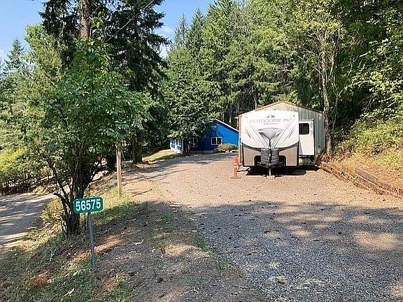 Driveway off the road