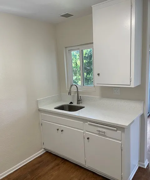 1106 N H St #203 — Photo 1