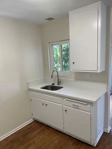 1106 N H St #203 Photo 1