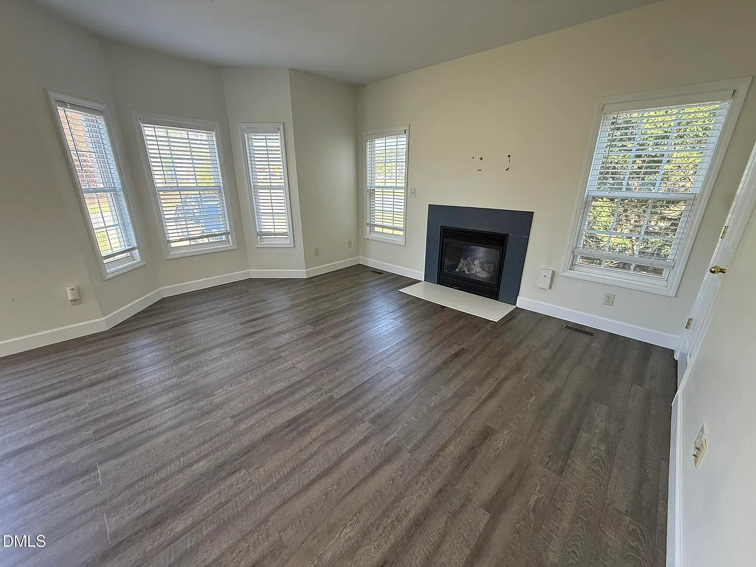 3 bed, 2.5 bath, 1554 sqft, $1,850 — Photo 4