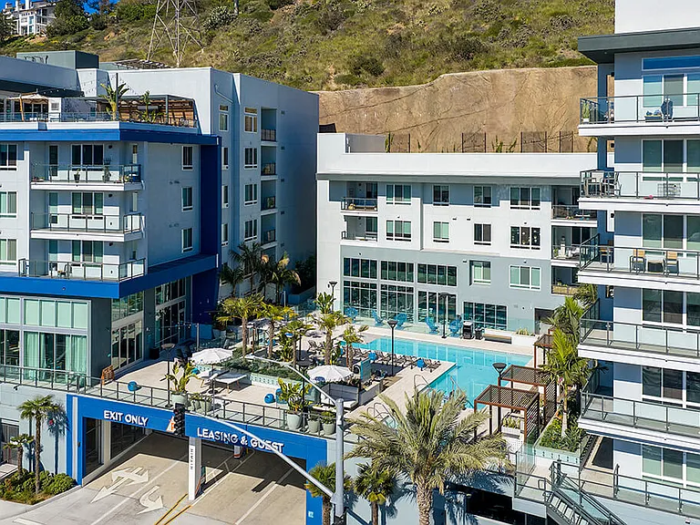 Rivair Apartment Homes — Photo 38
