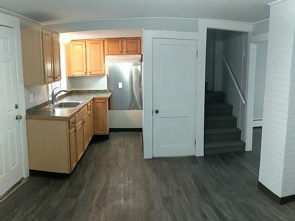 2nd image of 1477 Cranston St #1477