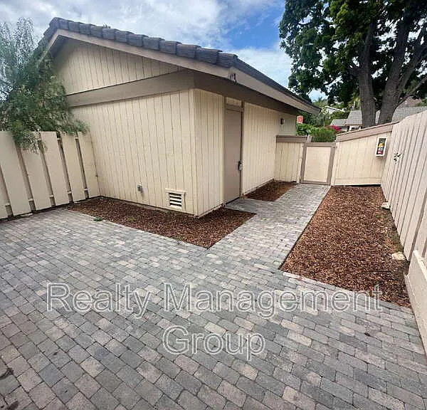 11218 Poblado Rd — Photo 18