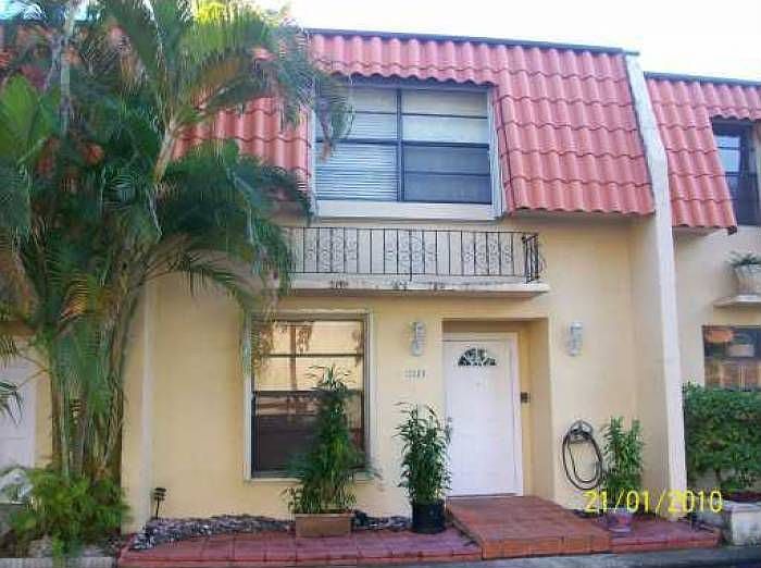 1st image of 3528 NE 167th St #3528