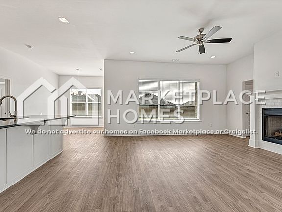 3rd image of 375 Canada Dr