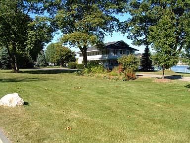 5th image of 2335 S Shore Dr