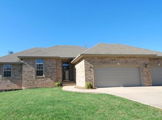 509 N Milton Dr, Nixa, MO 65714