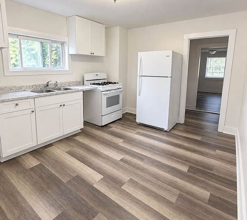 1st image of 174 Strong Ave APT 1