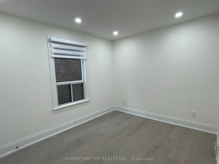 33 Strathmore Blvd #UPPER — Photo 25