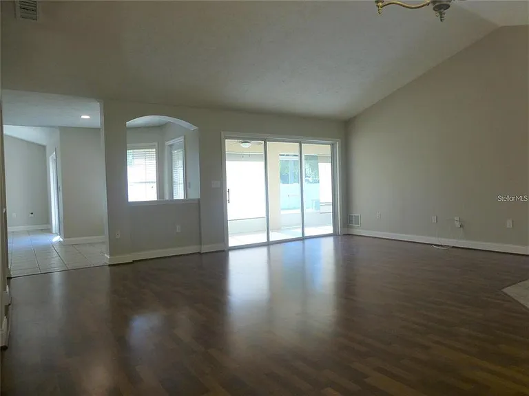 1311 SE 39th Ct — Photo 7