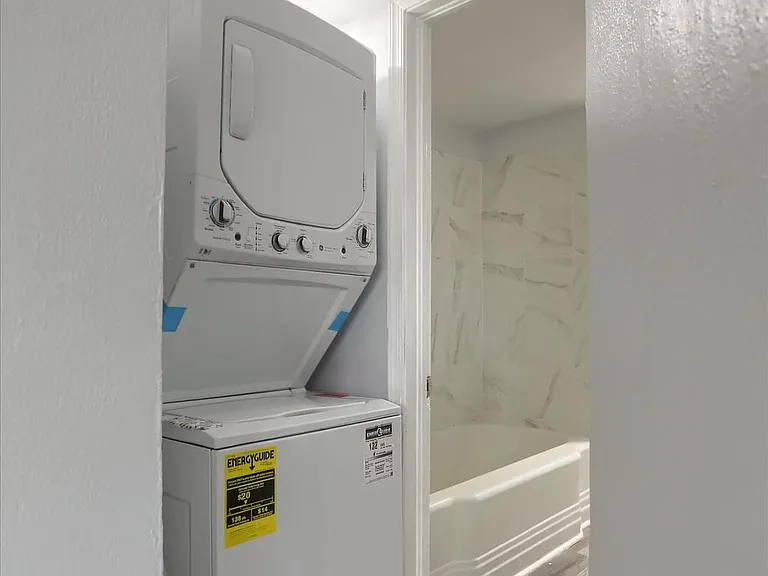1323 N Kenwood Ave #1 — Photo 13