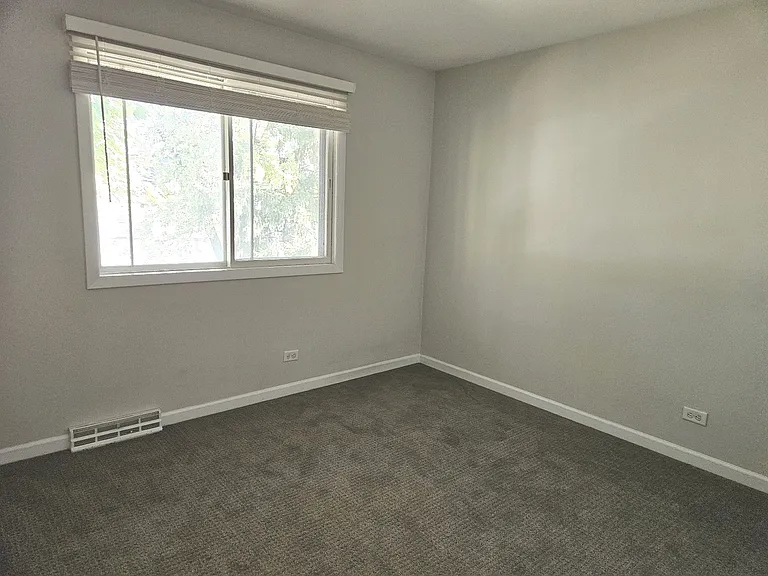 228 Monroe Rd — Photo 9