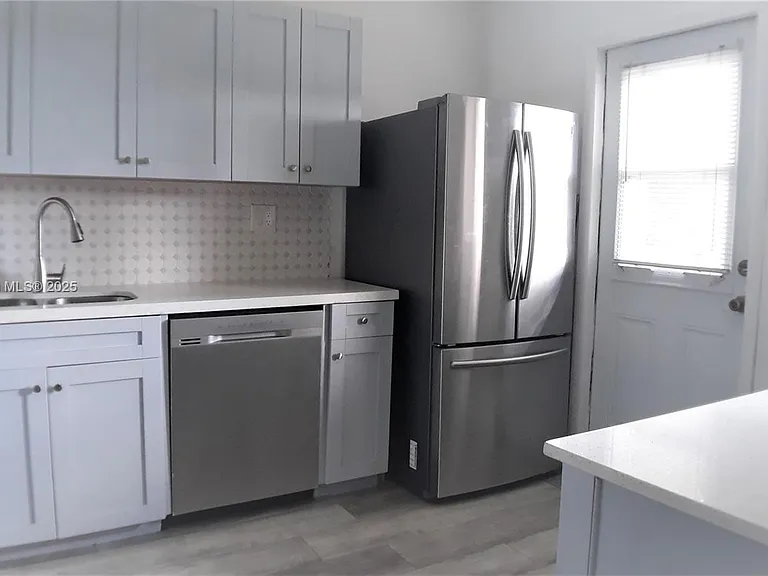 8101 SW 24th Ct — Photo 5