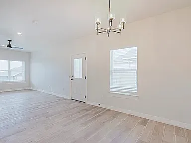 701 Lisa Ln — Photo 7