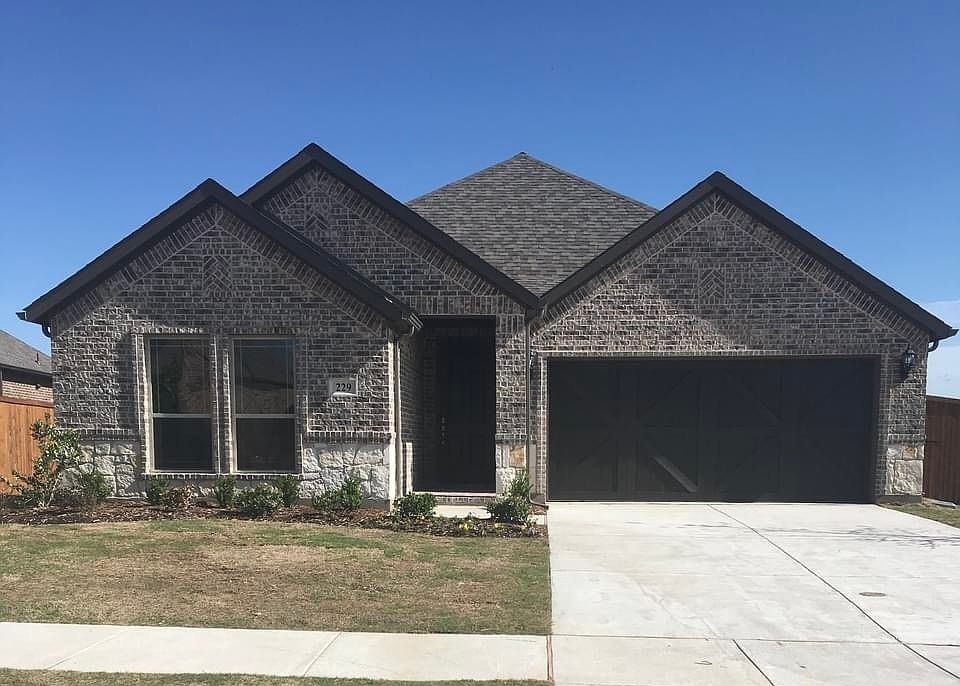 1st image of 229 Crestlyn Dr