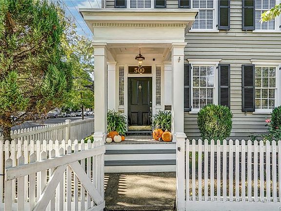 3rd image of 500 W 26th St