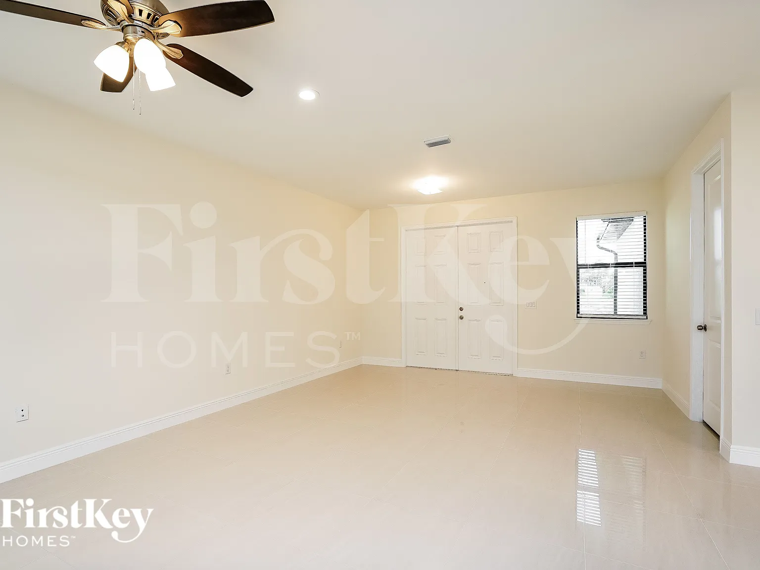 3 bed, 2.0 bath, 1579 sqft, $1,740 — Photo 3