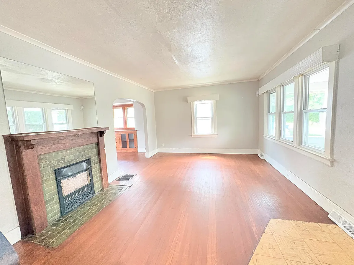 Building Photo - 3214 Jeannette Ave