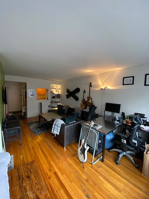 1st image of 320 W 30th St APT 3F