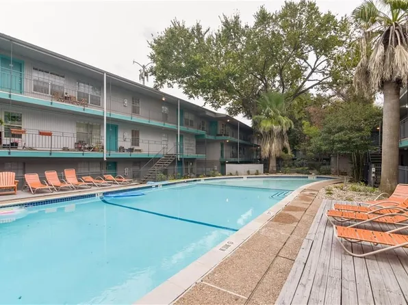 300 Crockett St APT 220, Austin, TX 78704
