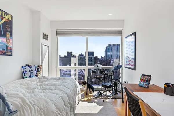 Sold by Compass | media 21