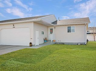1404 31st Ave SE, Minot, ND 58701