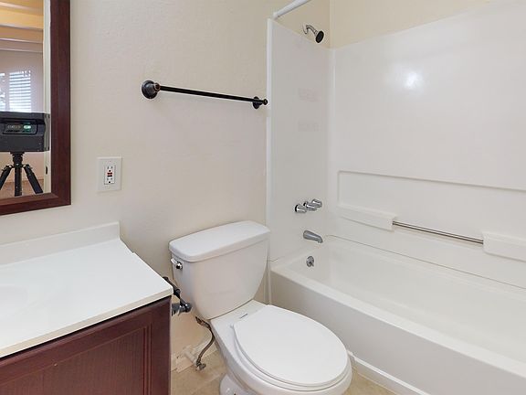 3rd image of 2804 Orange Ave #4