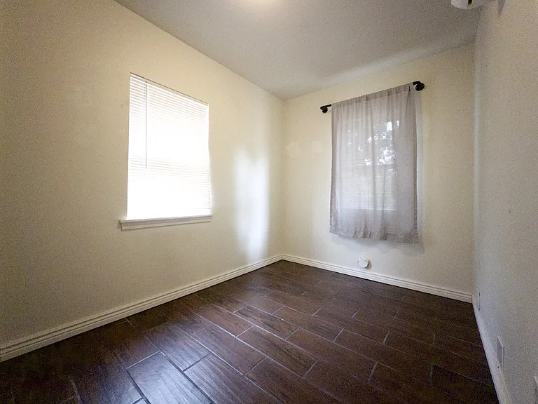 234 Hudson Ave — Photo 5