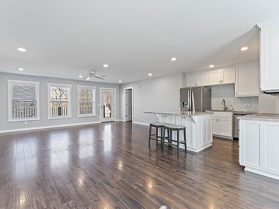 4th image of 1003 NE 2nd St