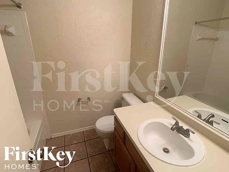 18614 Seaton Dr — Photo 19