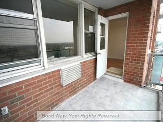 Sold by Bond New York | media 8
