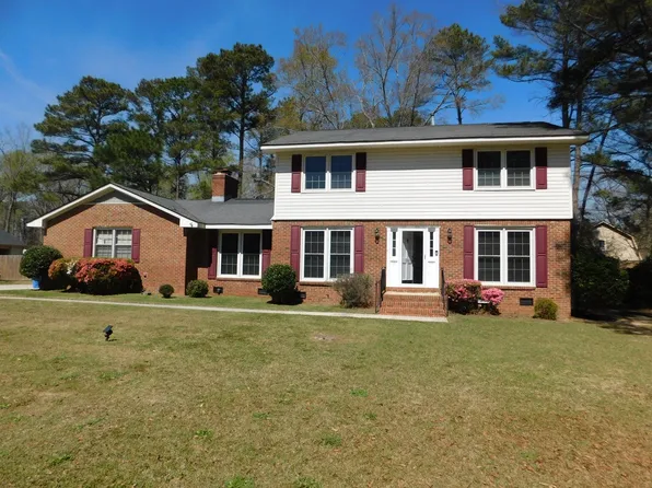 1302 Dunbar Dr, Laurinburg, NC 28352