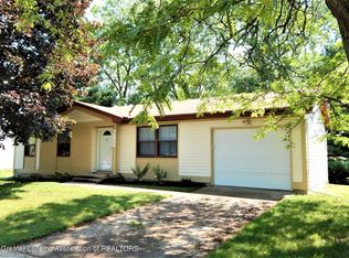 5733 Laporte Dr, Lansing, MI 48911