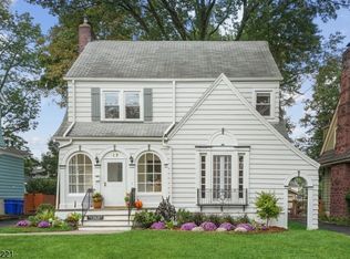 17 Burroughs Way, Maplewood, NJ 07040