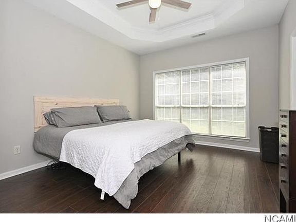 5th image of 4473 Canterbury St