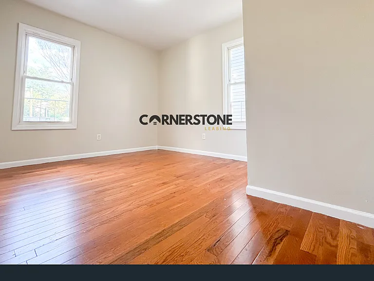 828 S 16th St — Photo 9